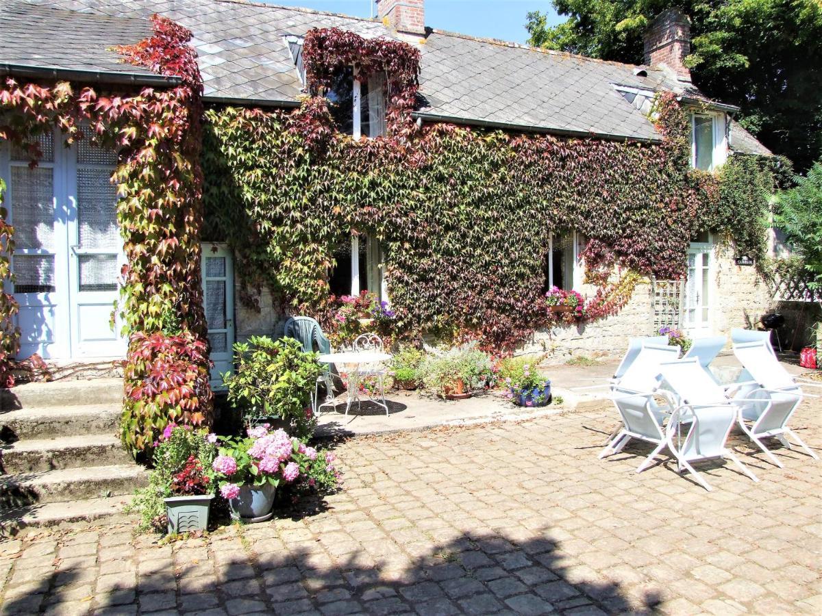 Appartamento Le Glycine A Manoir Sainte Cecile Juvigny-Val-d'Andaine Esterno foto