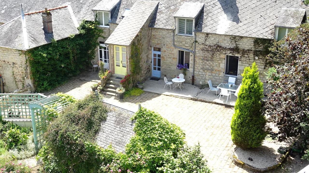 Appartamento Le Glycine A Manoir Sainte Cecile Juvigny-Val-d'Andaine Esterno foto